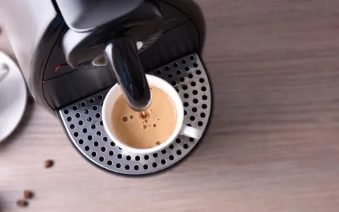 How to clean a coffee machine in 10 steps?